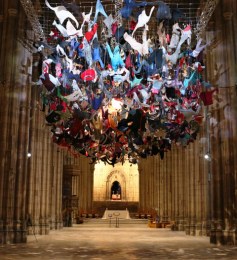 Suspended_Canterbury_Cathedral_c