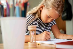 Golden_Circle_Tutors-girl_writin